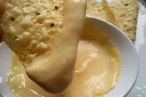 Salsa queso nachos Thermomix: receta fácil y deliciosa para disfrutar